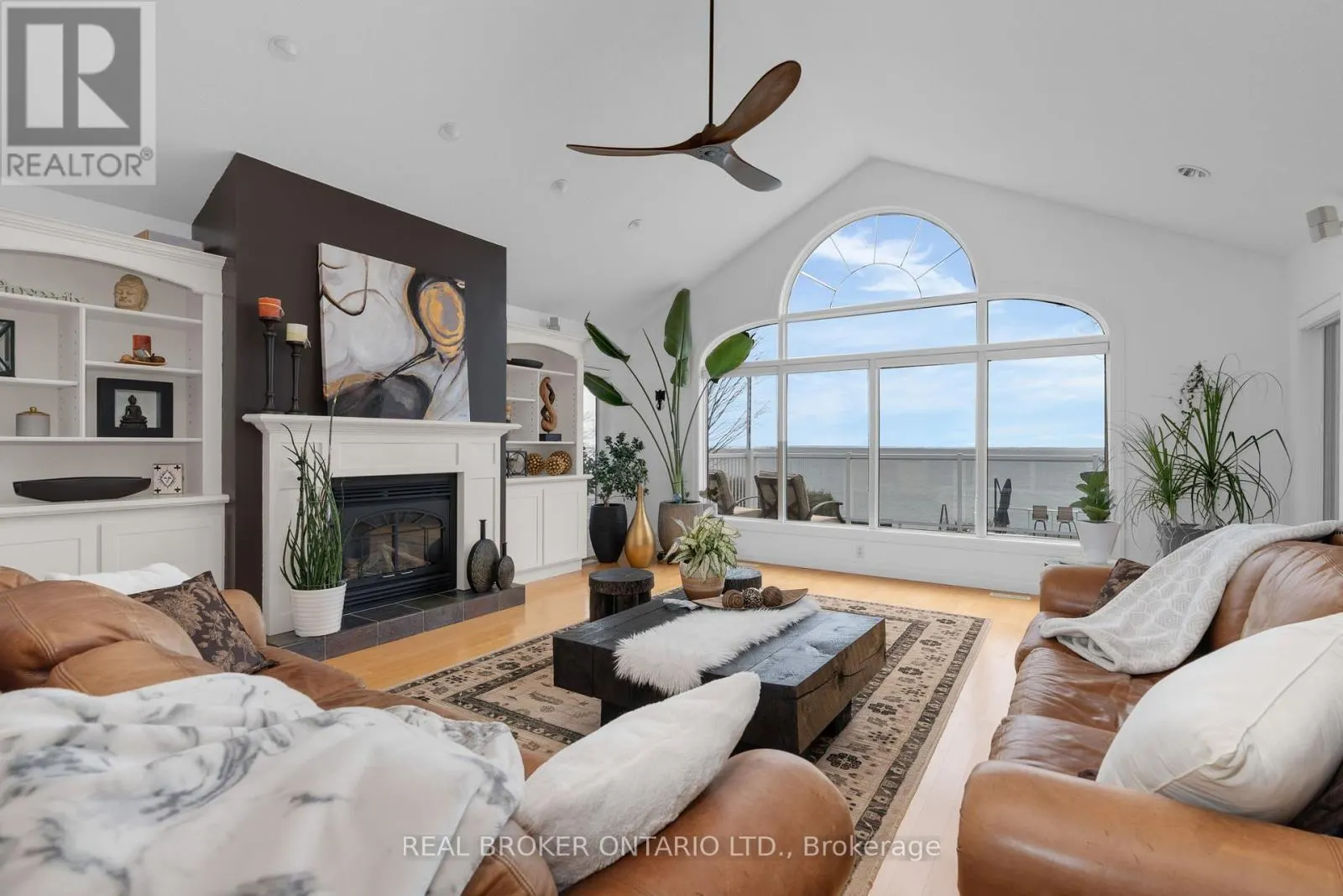 91 LAKESHORE ROAD W