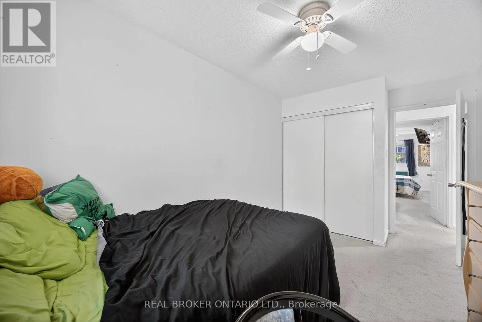 1 - 237 FERNDALE DRIVE S