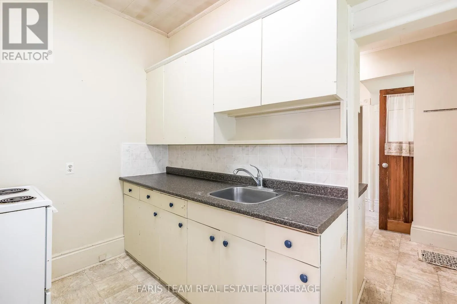 9 BORLAND STREET E