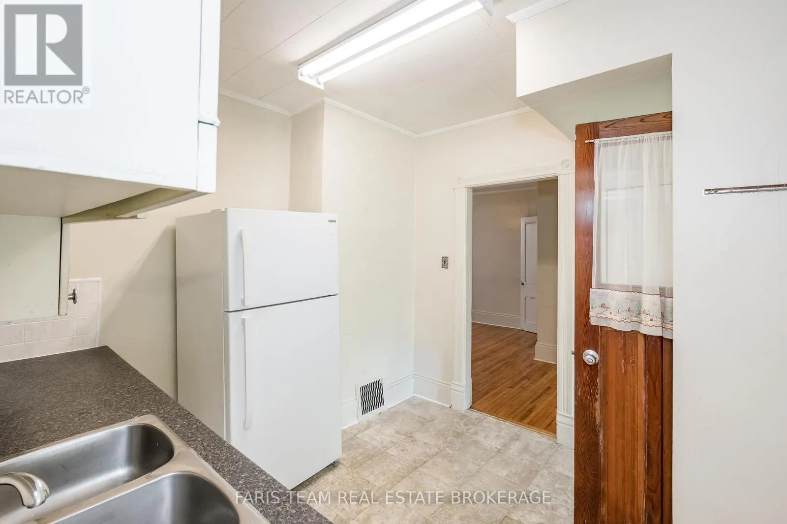 9 BORLAND STREET E