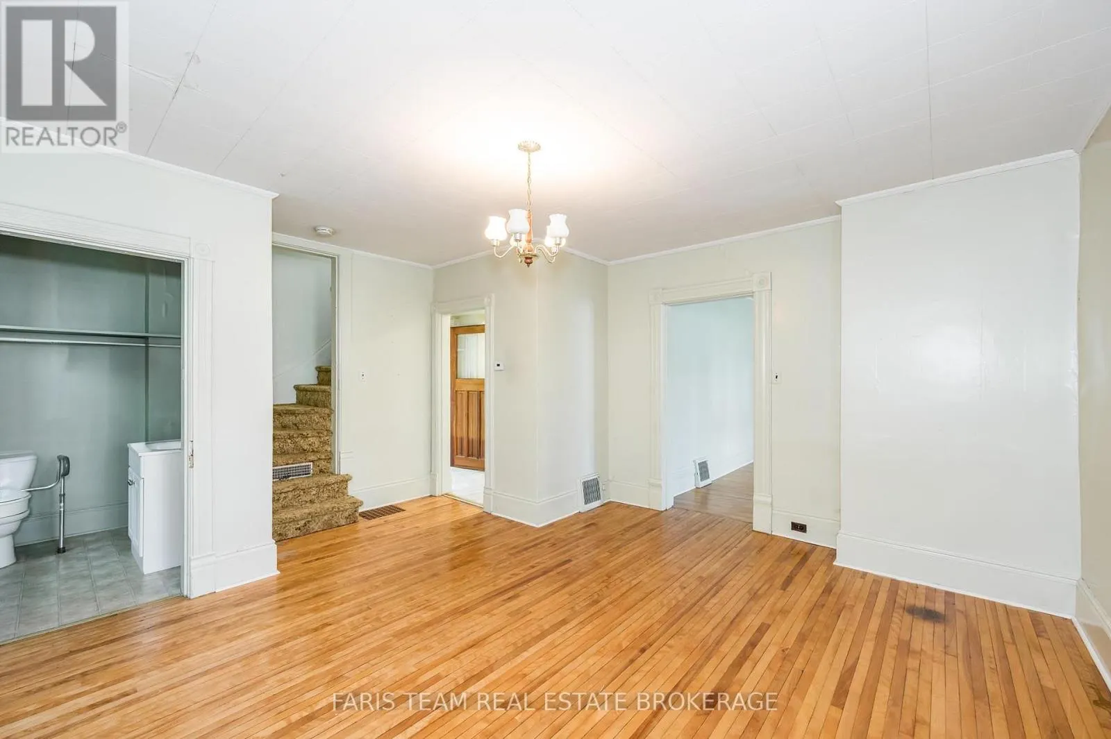 9 BORLAND STREET E