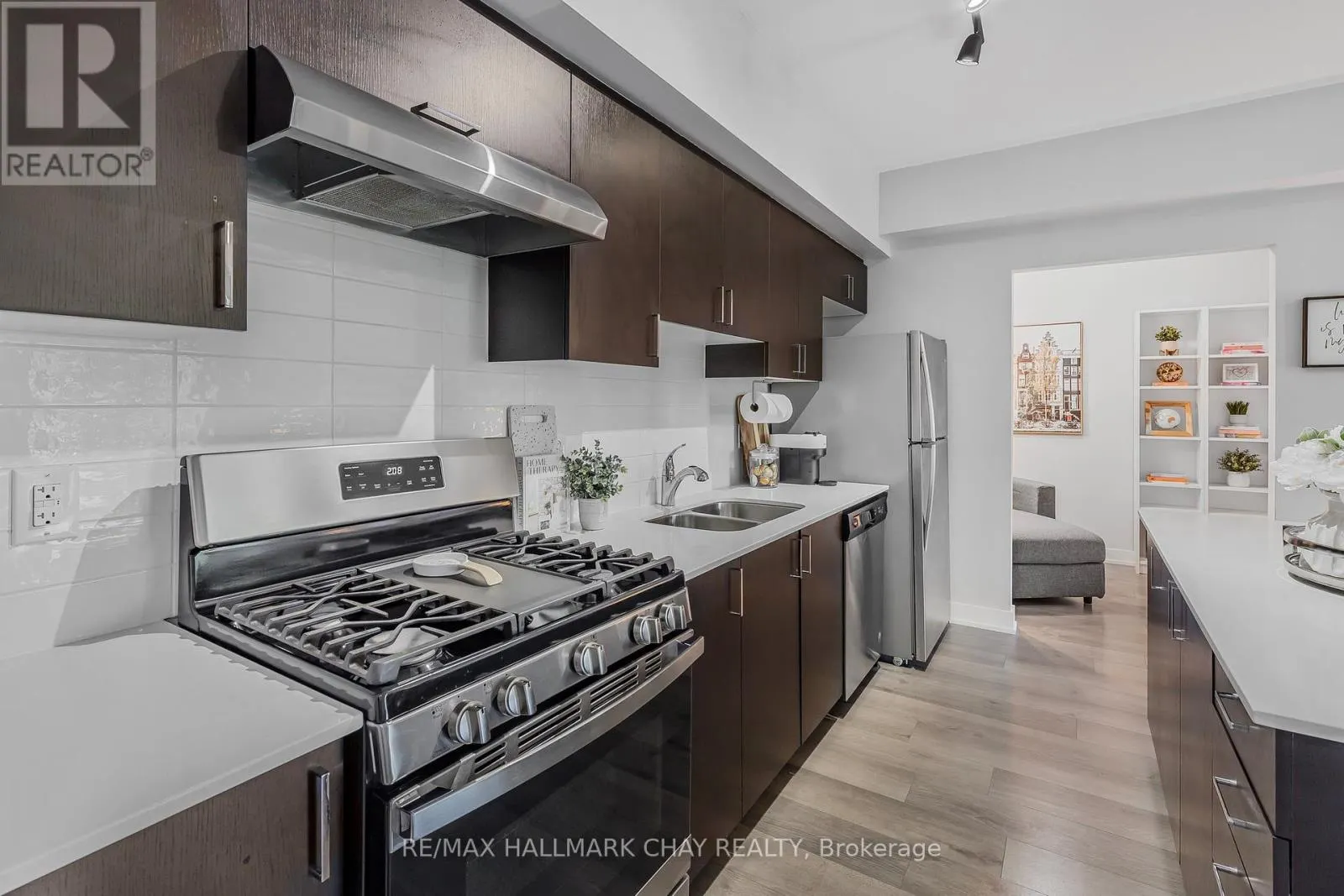 208 - 5 CHEF LANE