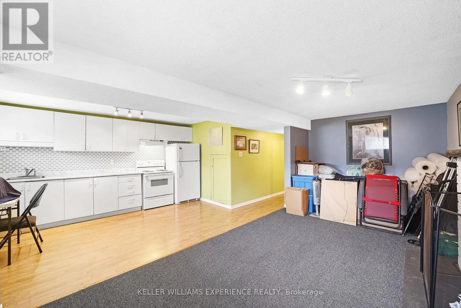 16 BALLISTON ROAD