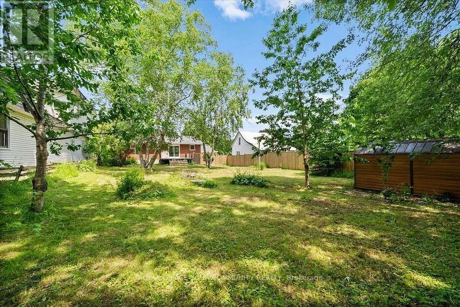 UPPER - 93 WESTMOUNT DRIVE S