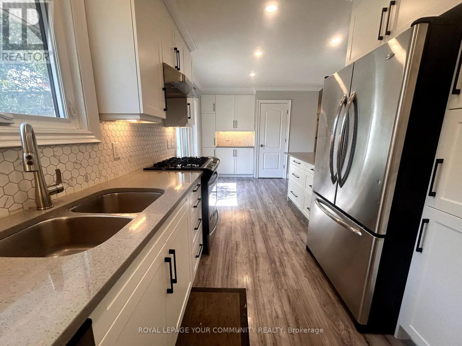 UPPER - 93 WESTMOUNT DRIVE S