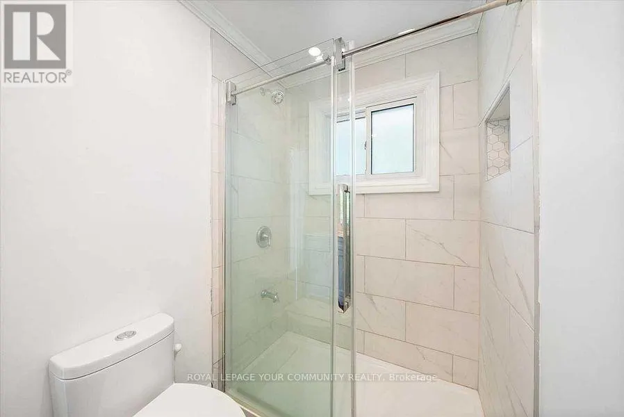 UPPER - 93 WESTMOUNT DRIVE S