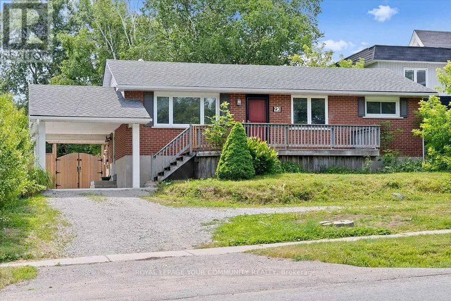 UPPER - 93 WESTMOUNT DRIVE S