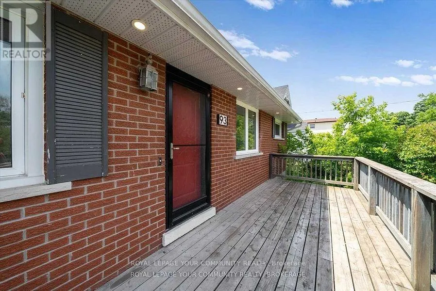 UPPER - 93 WESTMOUNT DRIVE S