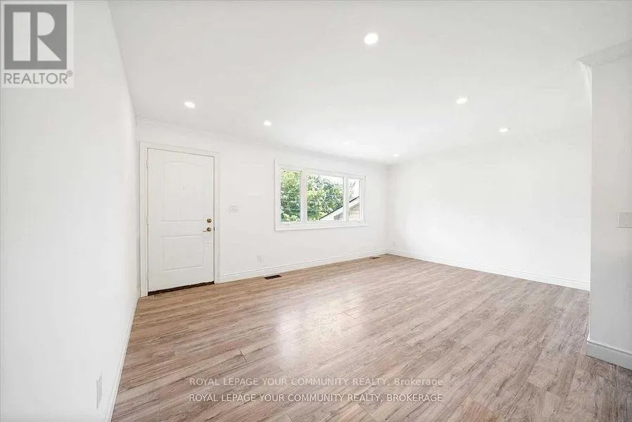 UPPER - 93 WESTMOUNT DRIVE S