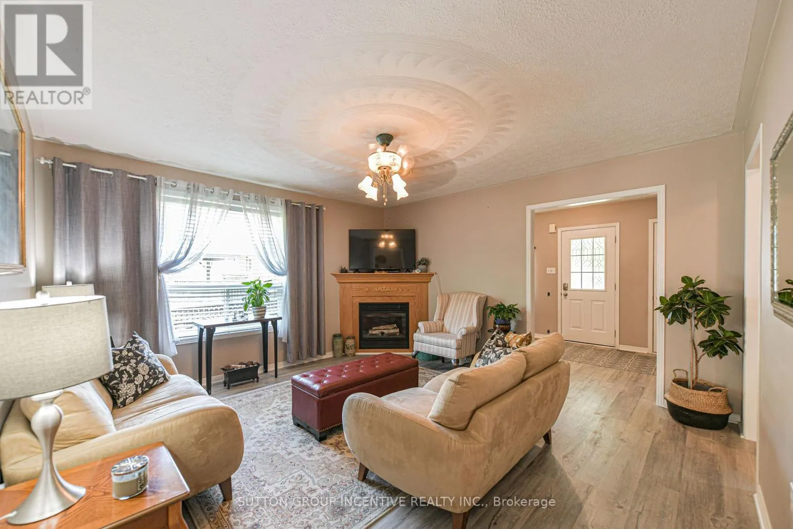 78 VANESSA DRIVE