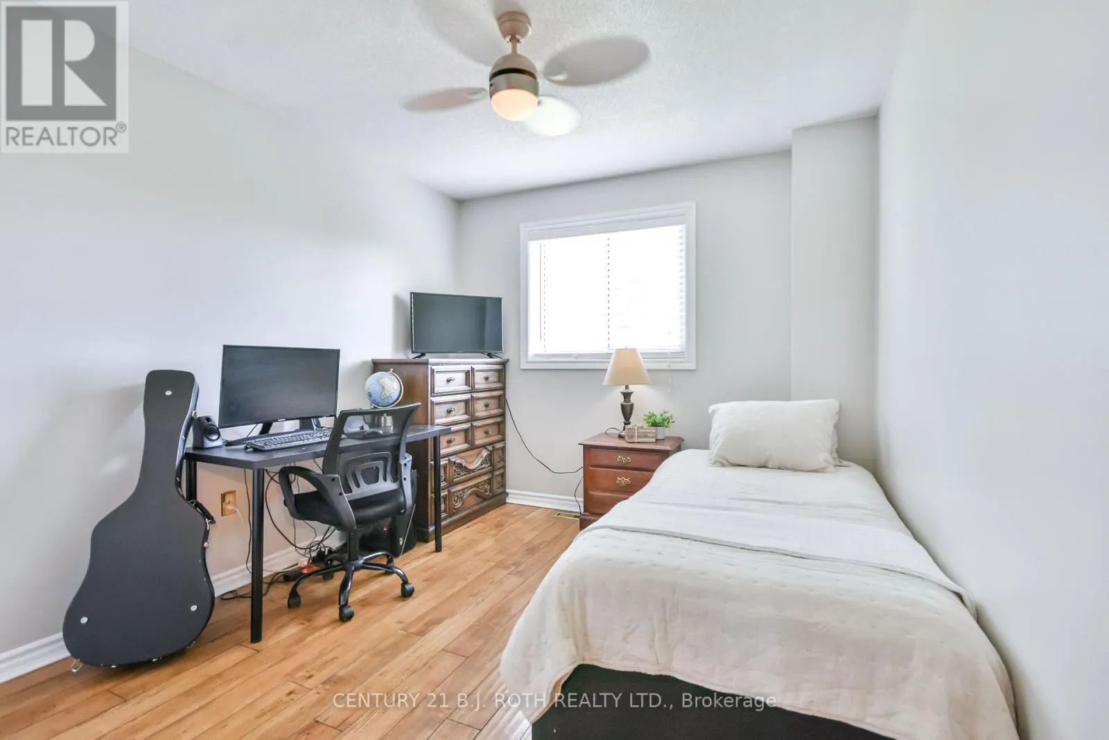 28 SHAINA COURT