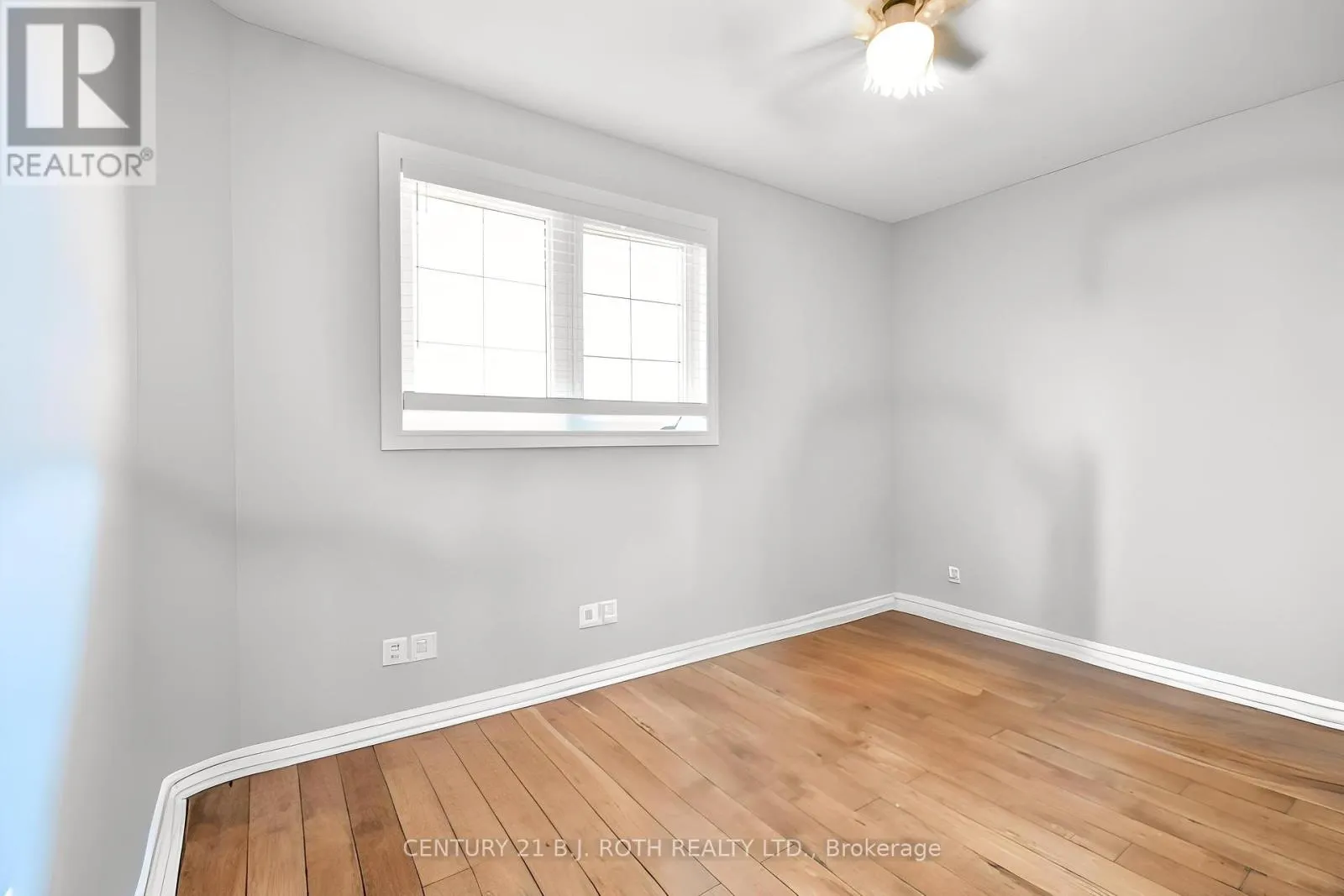 28 SHAINA COURT