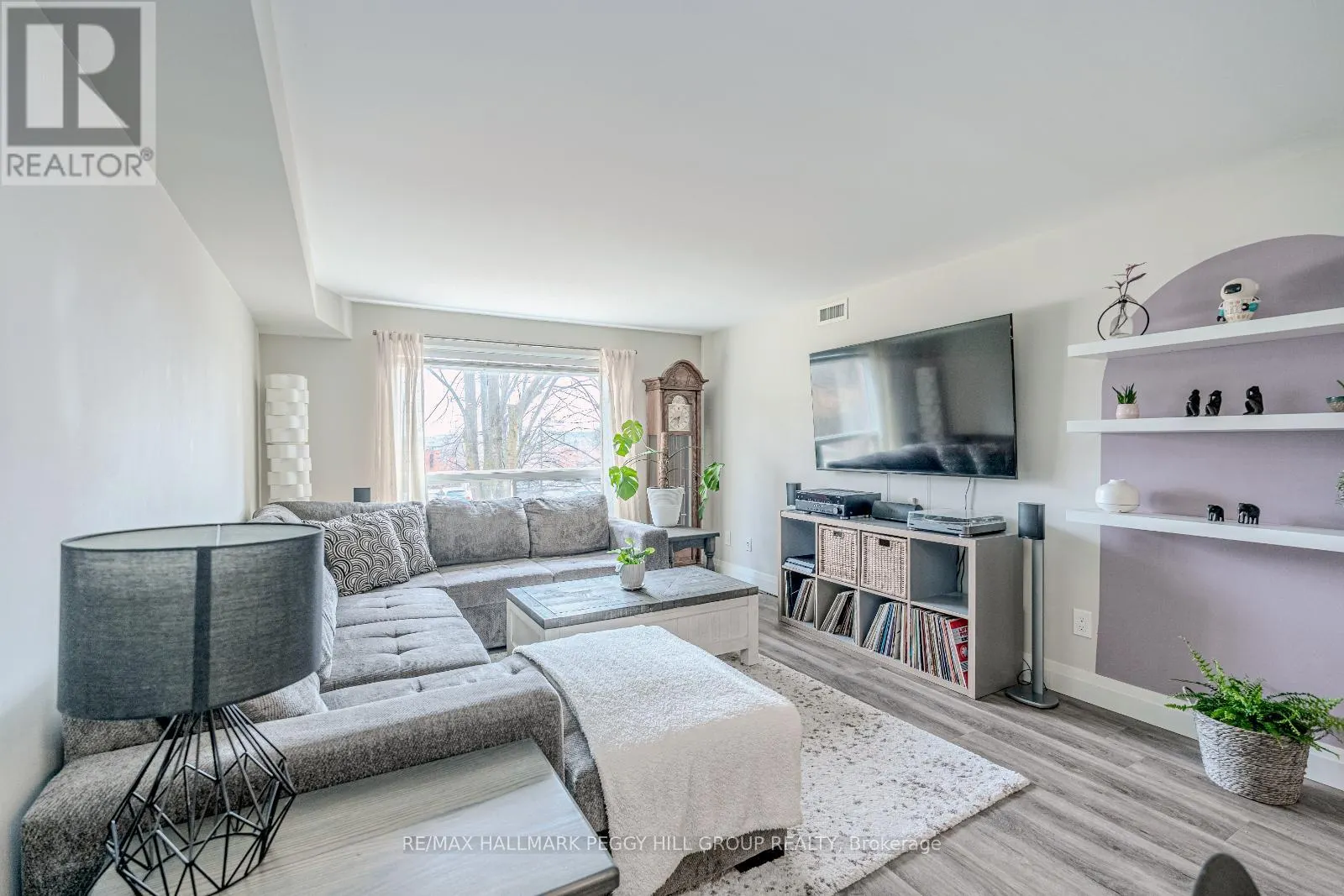 203 - 117 EDGEHILL DRIVE
