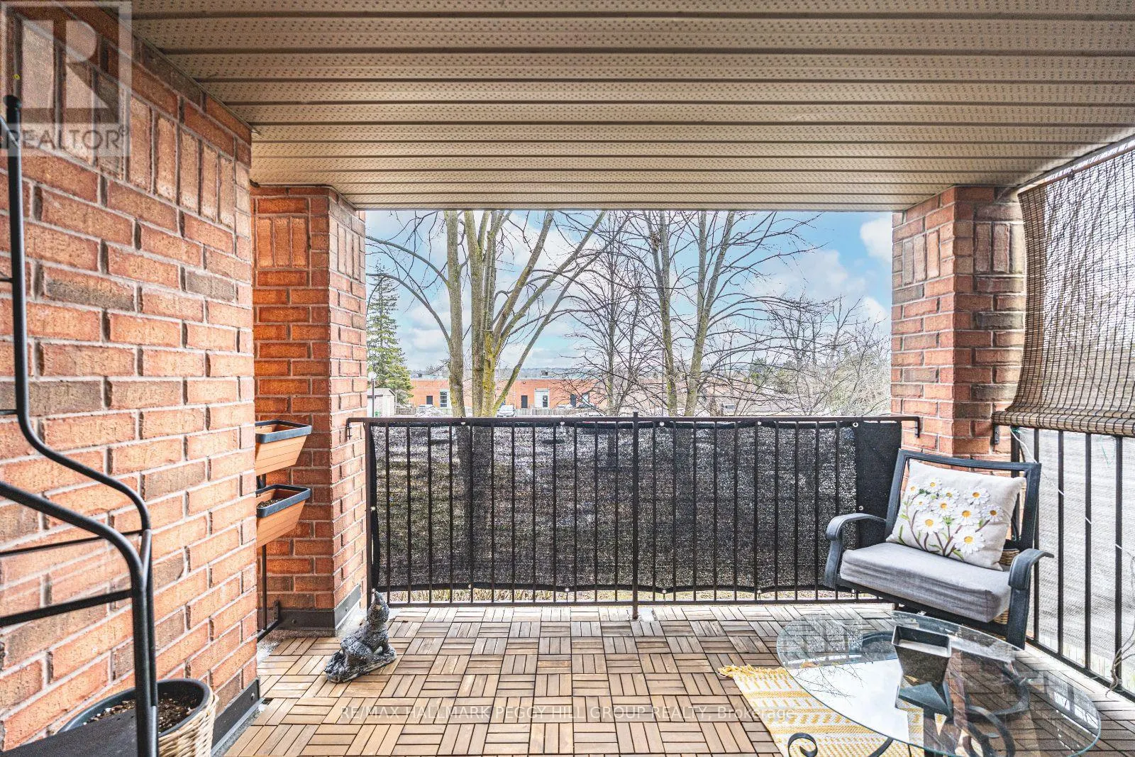 203 - 117 EDGEHILL DRIVE