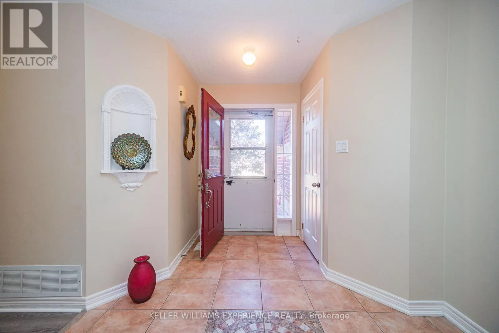 8 KELL PLACE