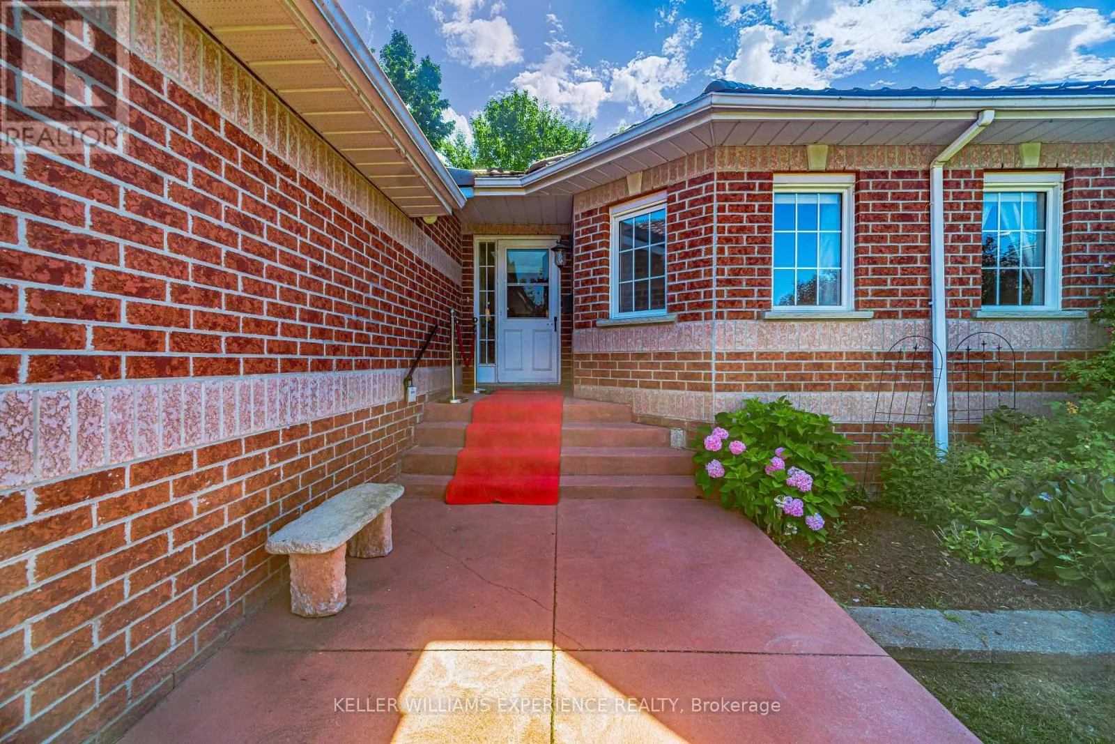 8 KELL PLACE