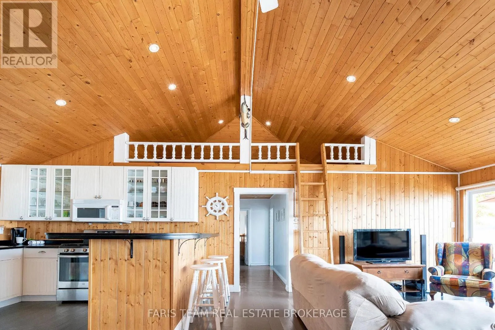 1449 CHAMPLAIN ROAD