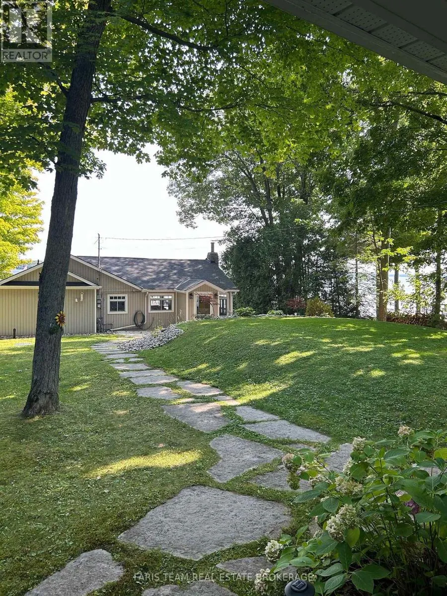 1449 CHAMPLAIN ROAD