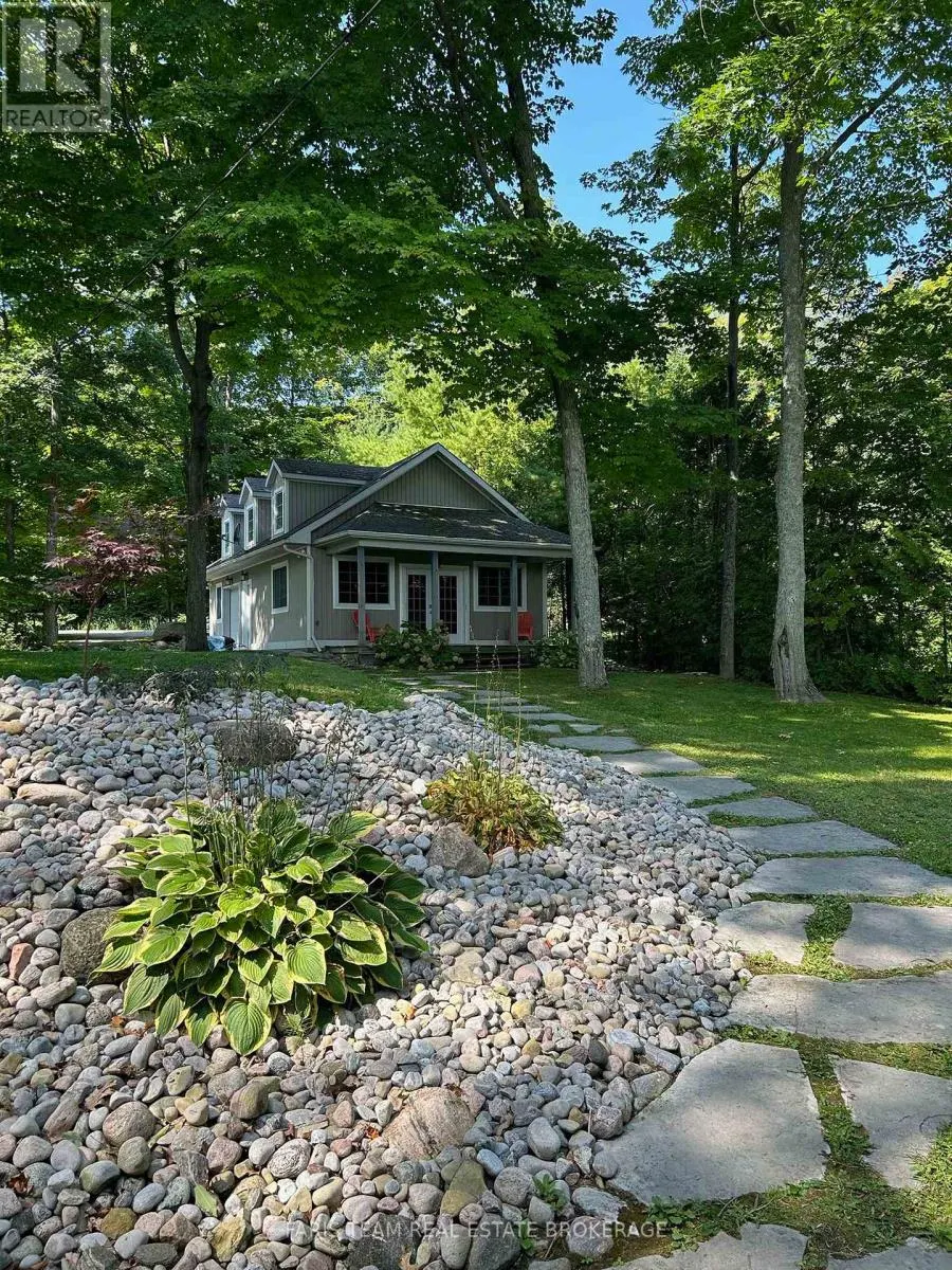 1449 CHAMPLAIN ROAD