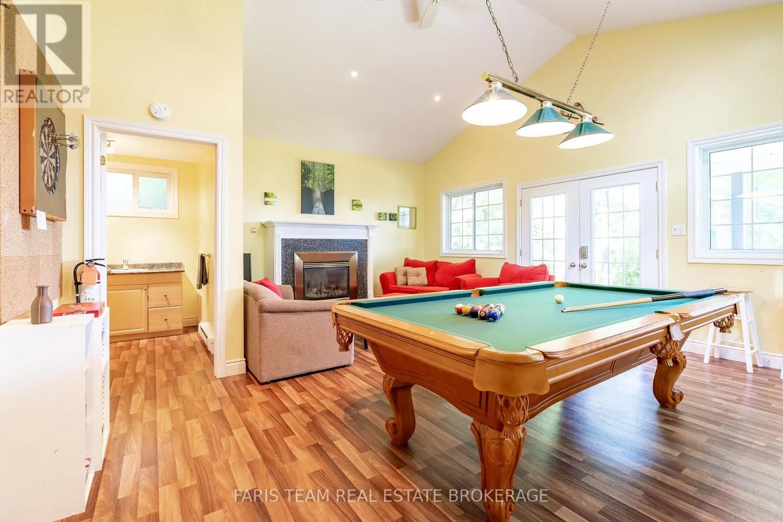 1449 CHAMPLAIN ROAD