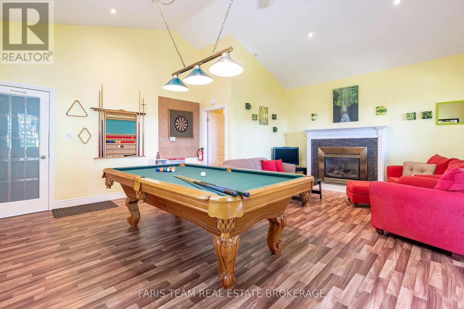1449 CHAMPLAIN ROAD