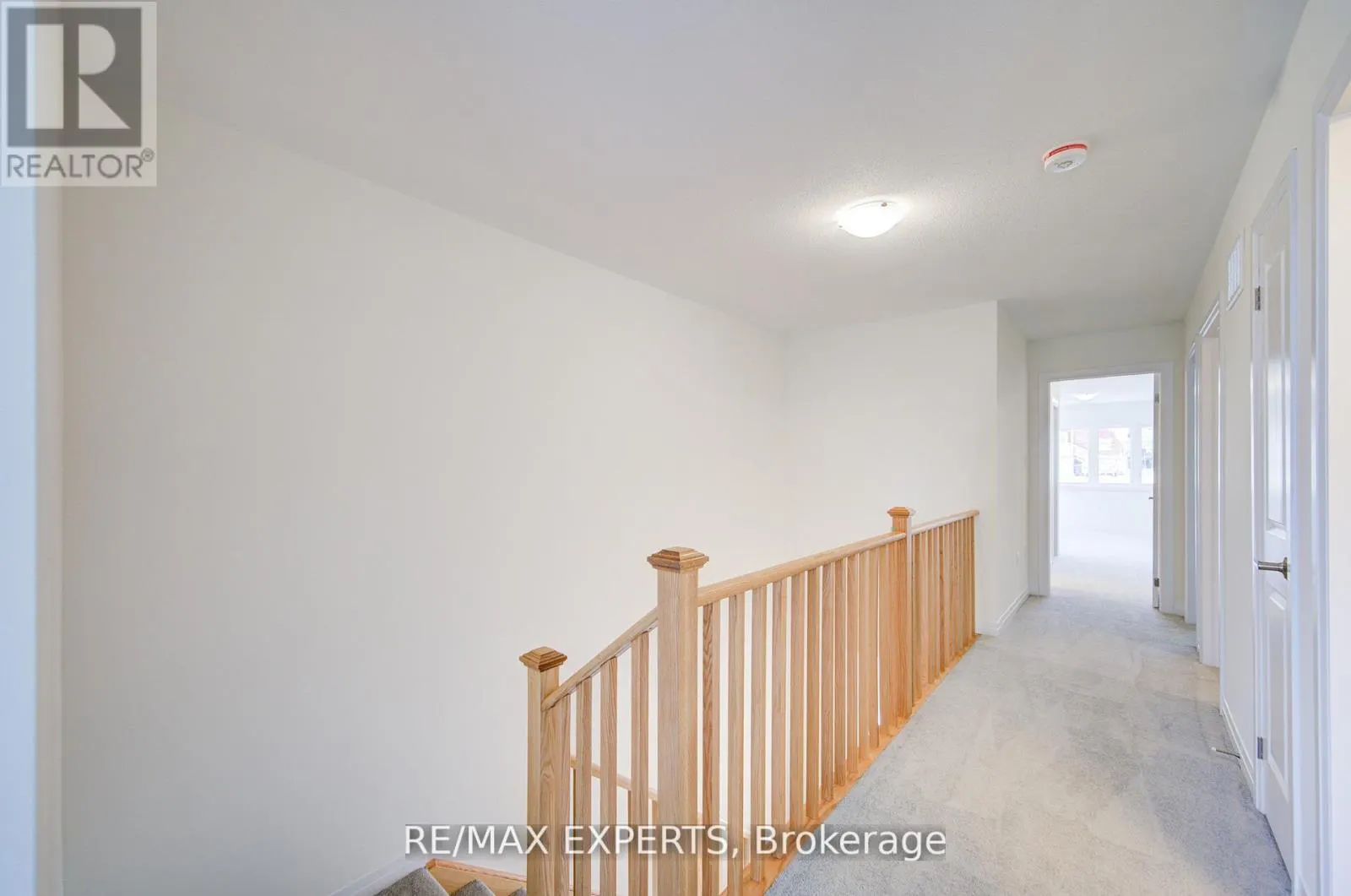 564 HUDSON CRESCENT