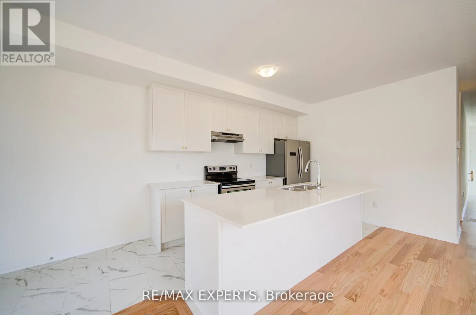 564 HUDSON CRESCENT