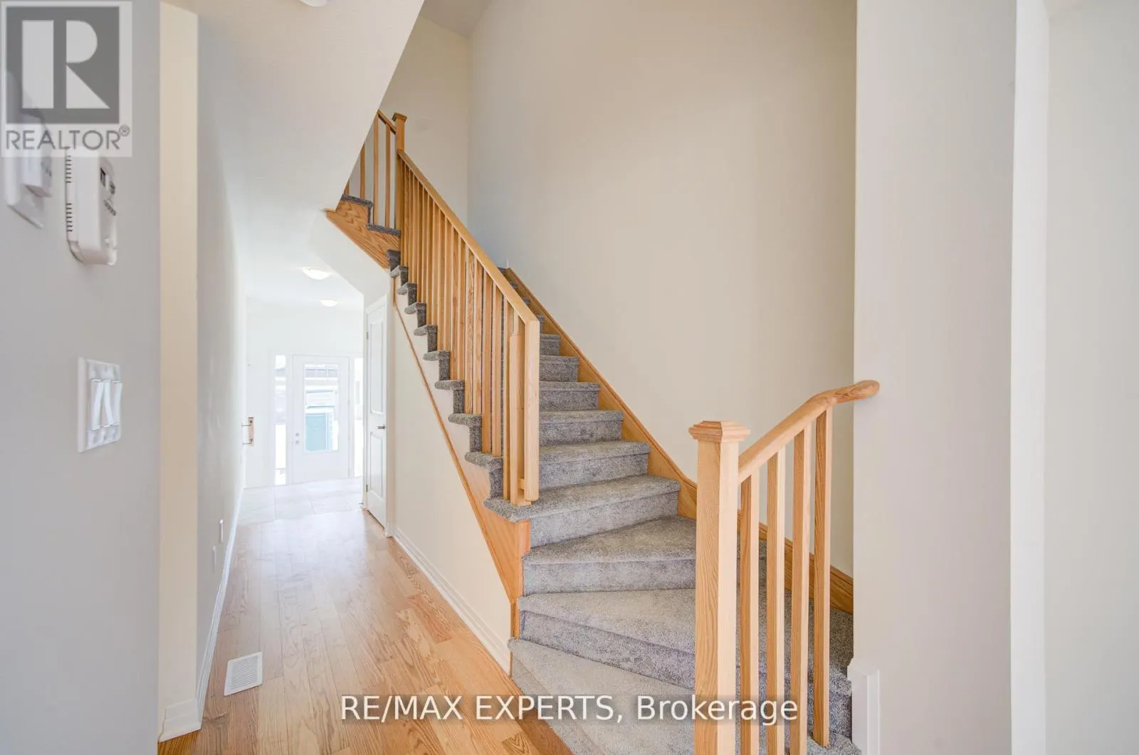 564 HUDSON CRESCENT