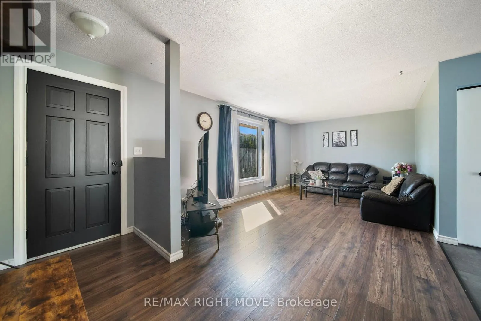 3 WESTMOUNT DRIVE N