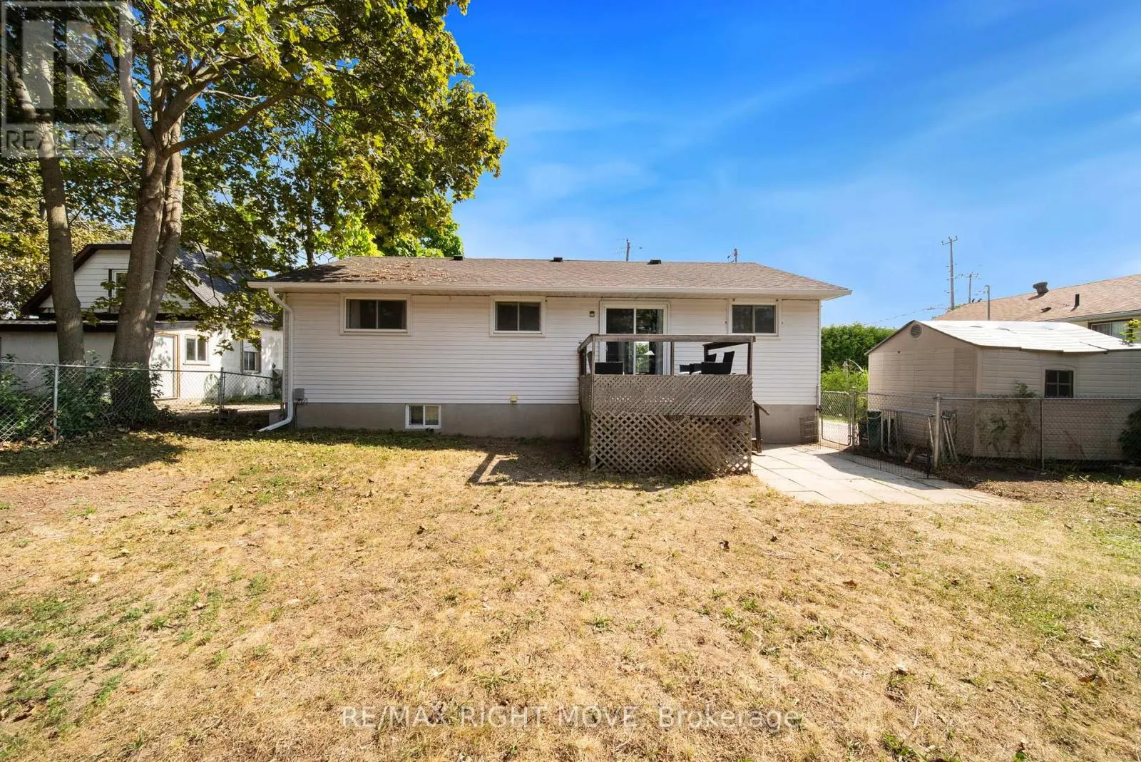 3 WESTMOUNT DRIVE N