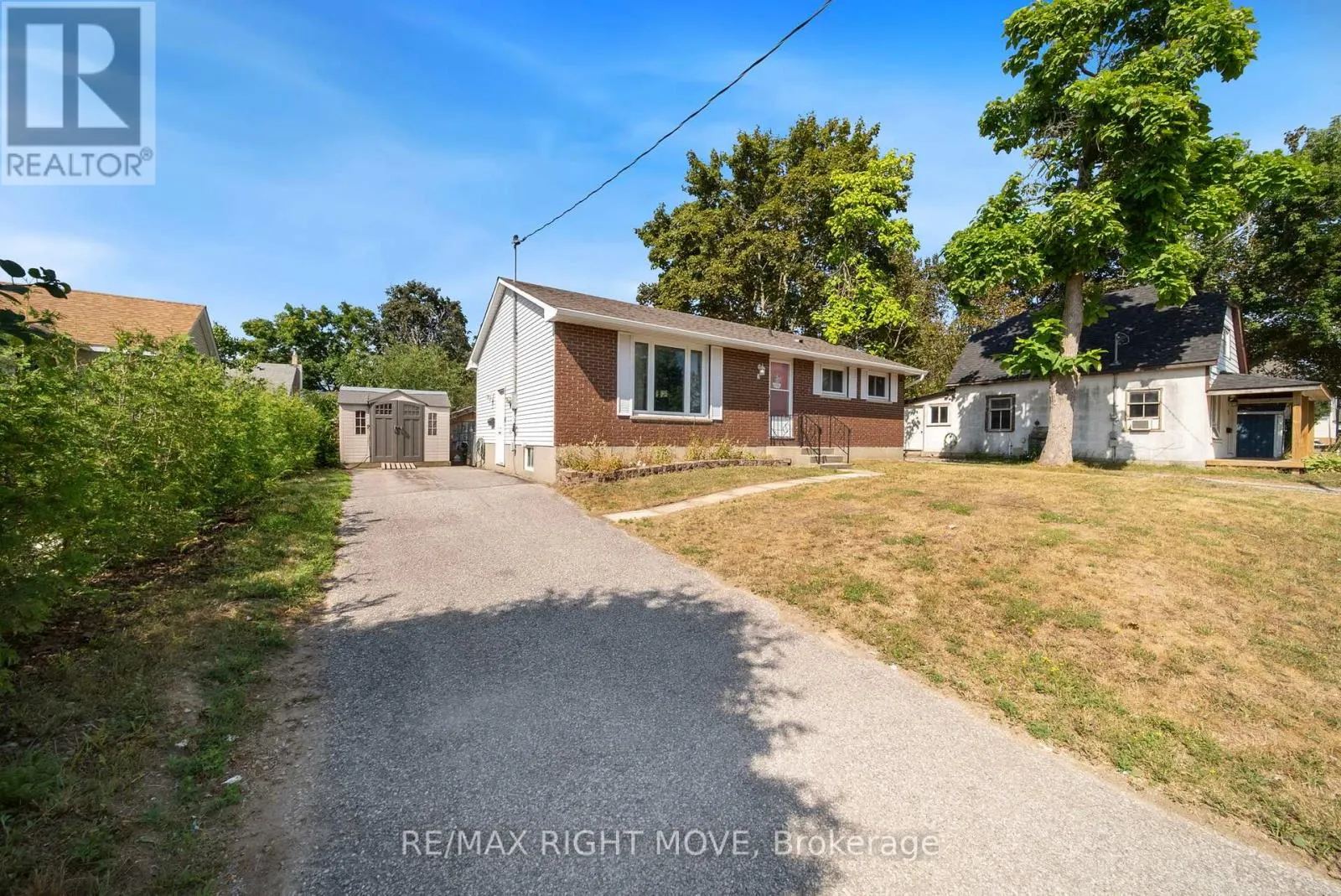 3 WESTMOUNT DRIVE N