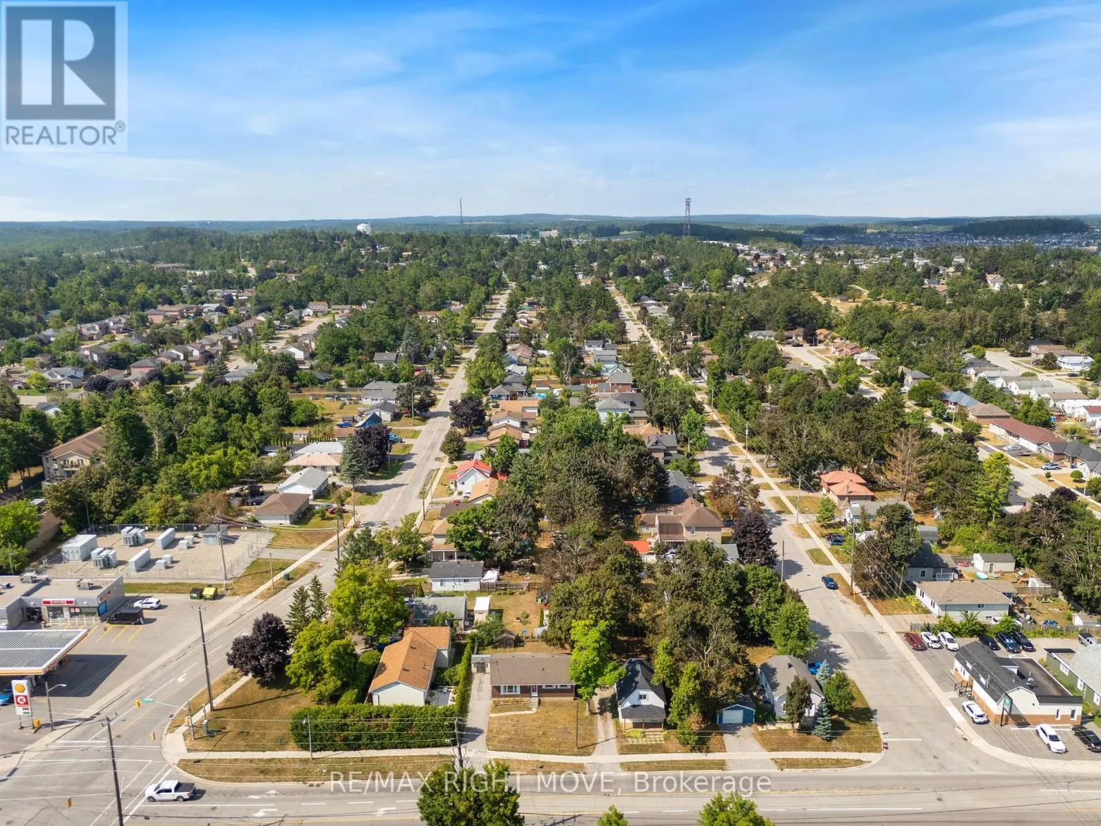 3 WESTMOUNT DRIVE N