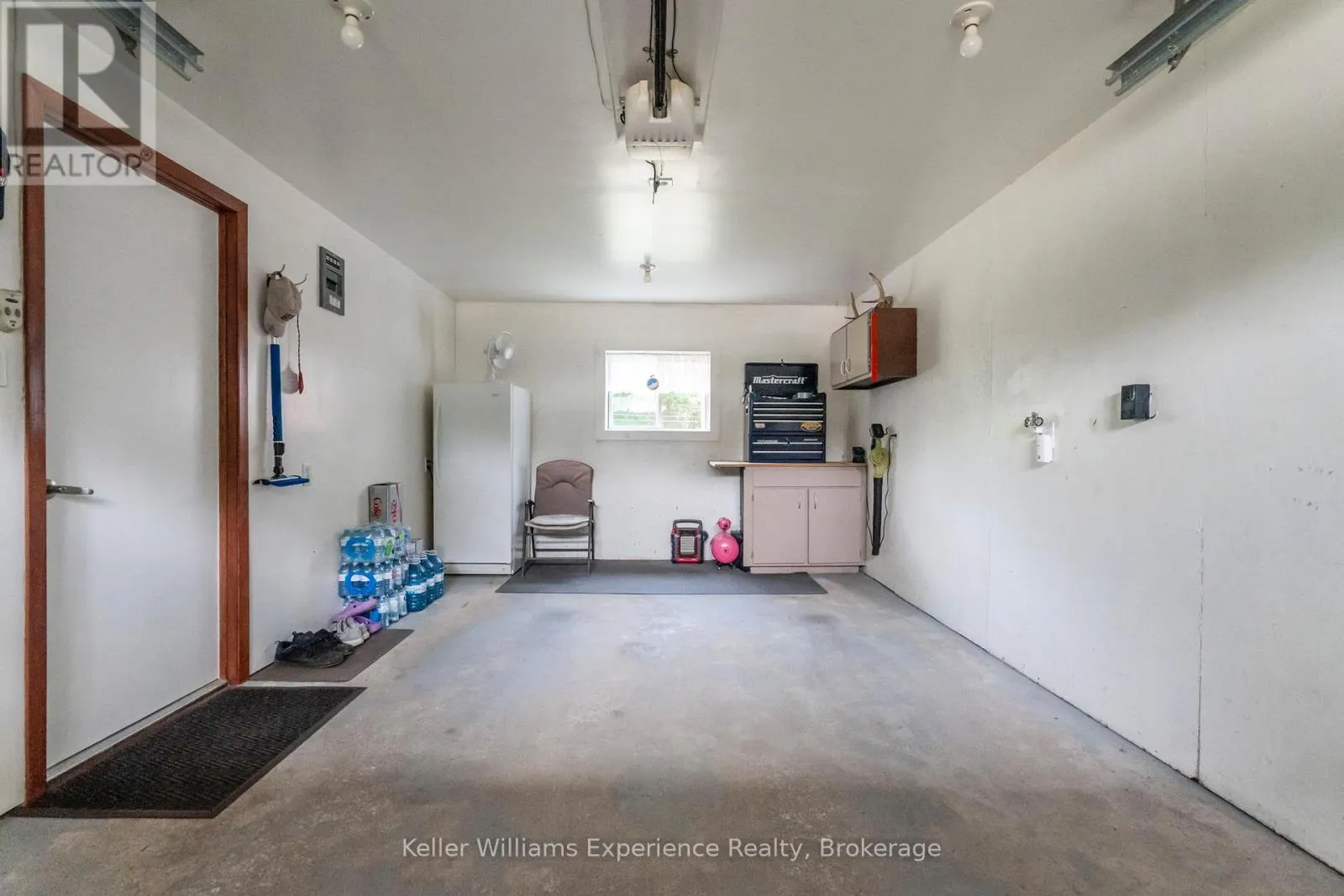 1128 EDGAR COURT