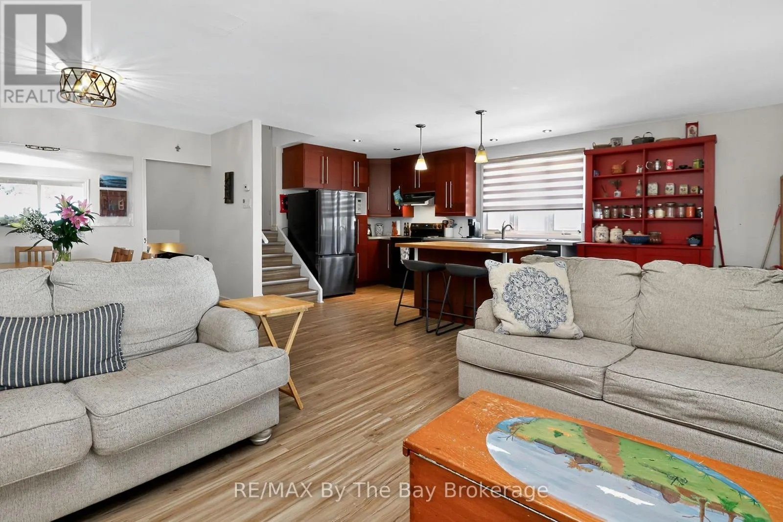 342 COASTLINE DRIVE