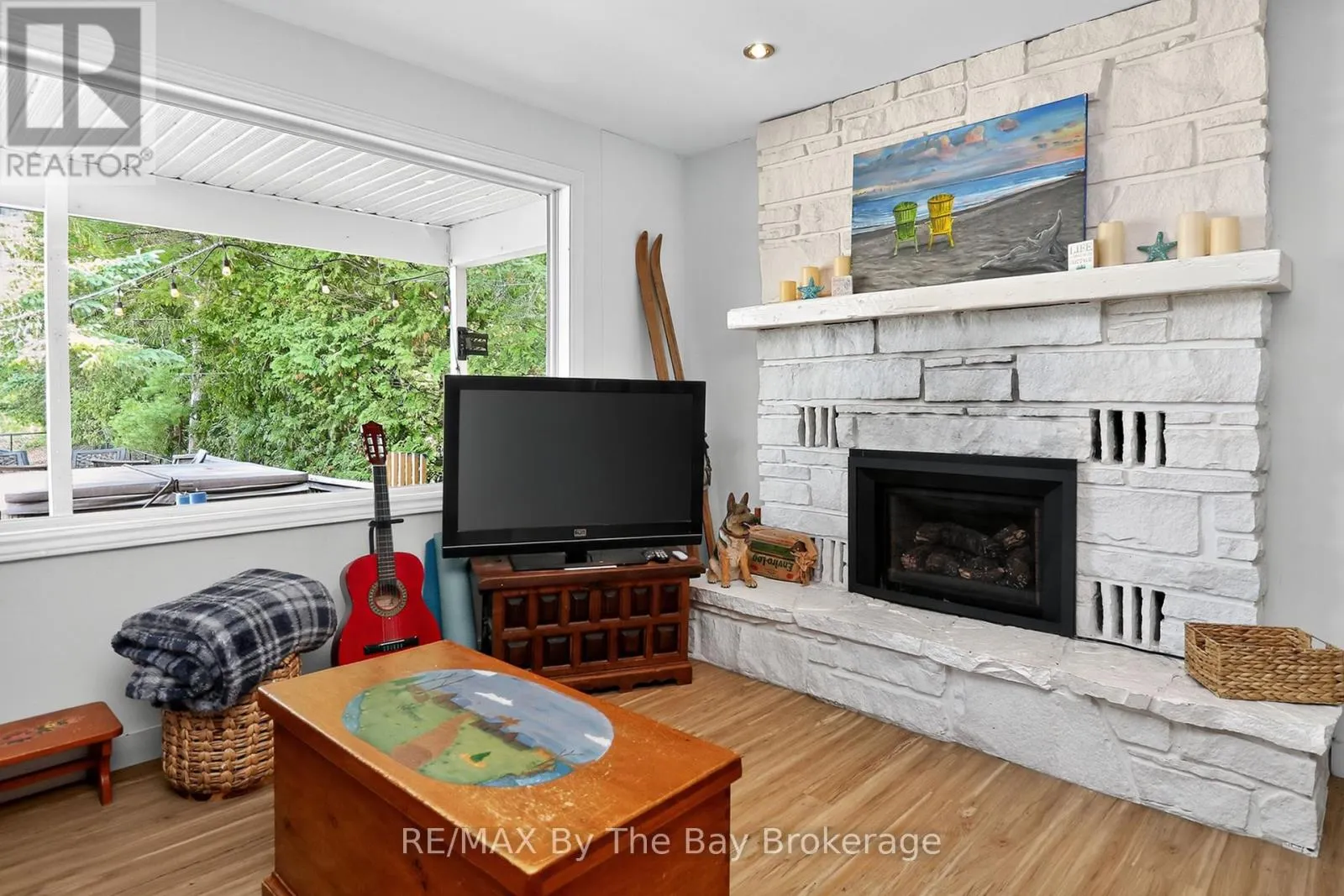 342 COASTLINE DRIVE