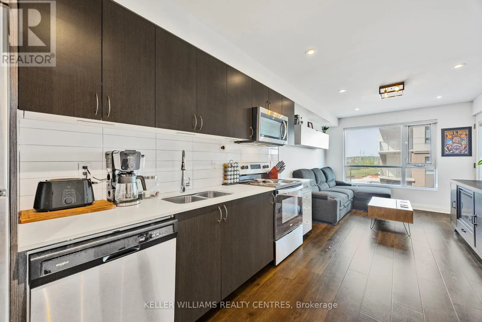 303 - 58 LAKESIDE TERRACE