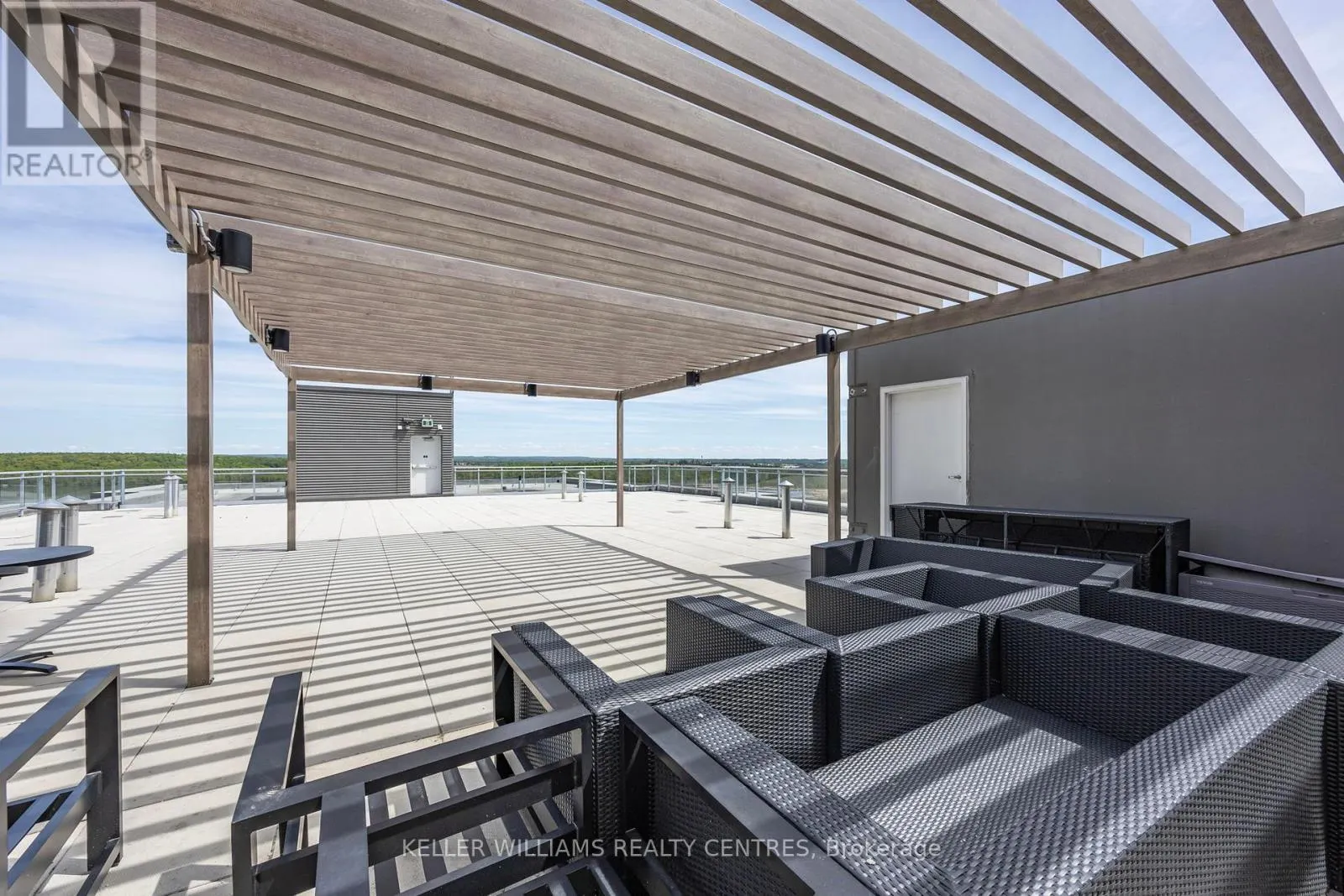303 - 58 LAKESIDE TERRACE
