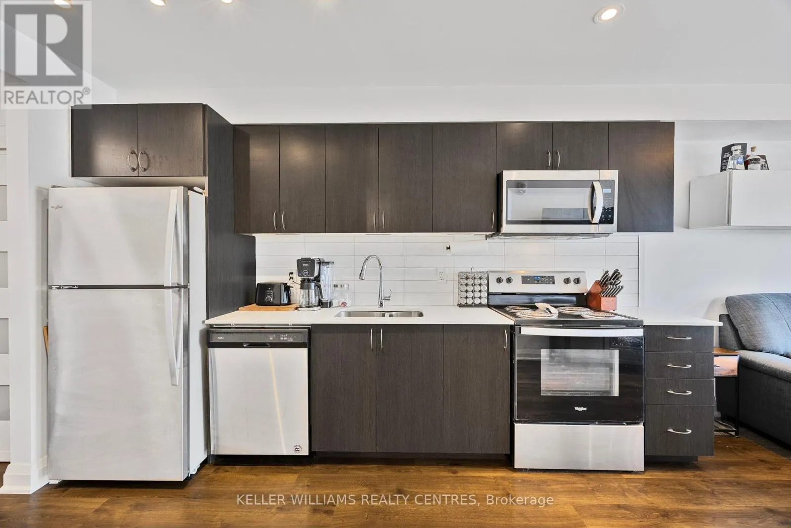 303 - 58 LAKESIDE TERRACE