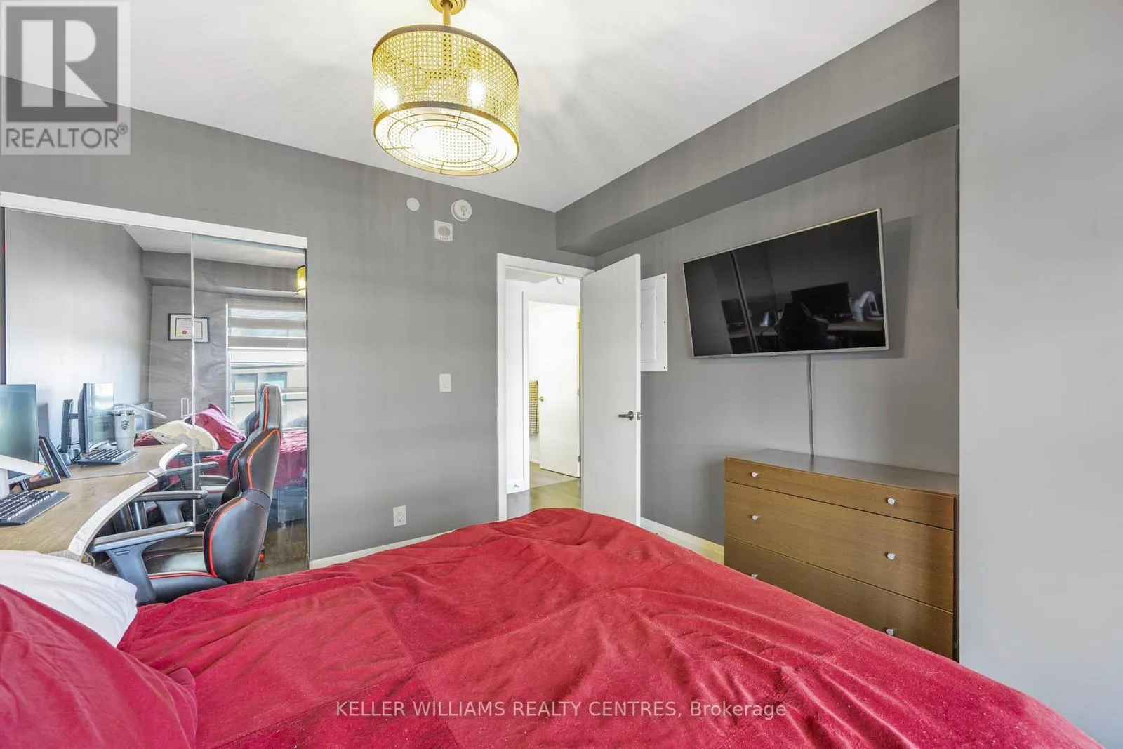 303 - 58 LAKESIDE TERRACE