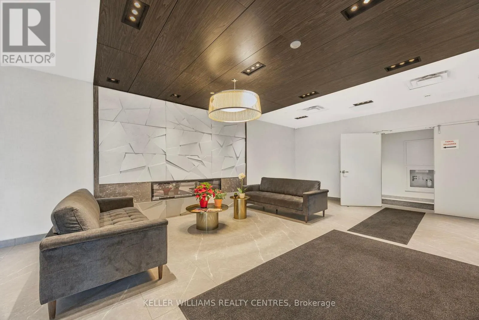303 - 58 LAKESIDE TERRACE
