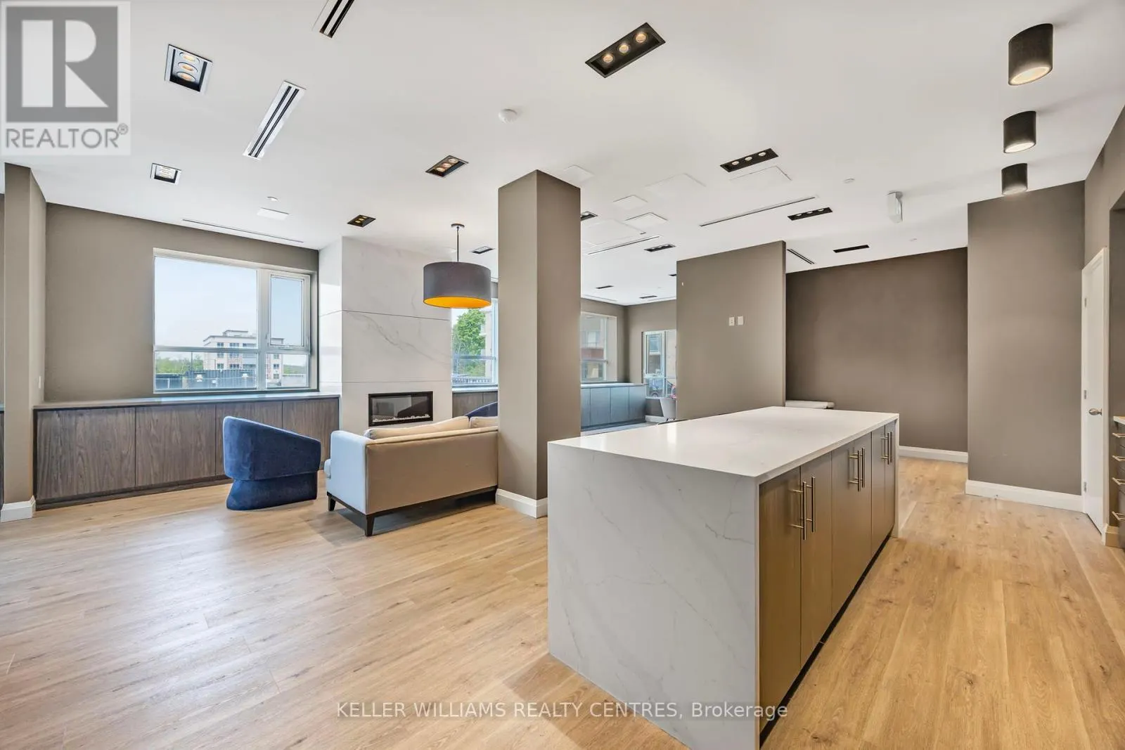 303 - 58 LAKESIDE TERRACE