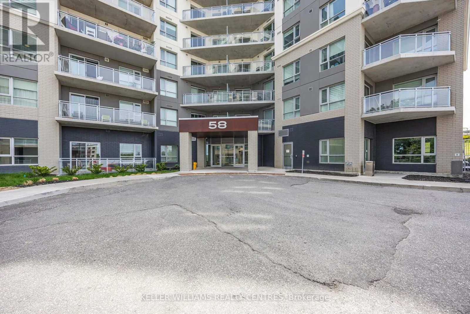 303 - 58 LAKESIDE TERRACE