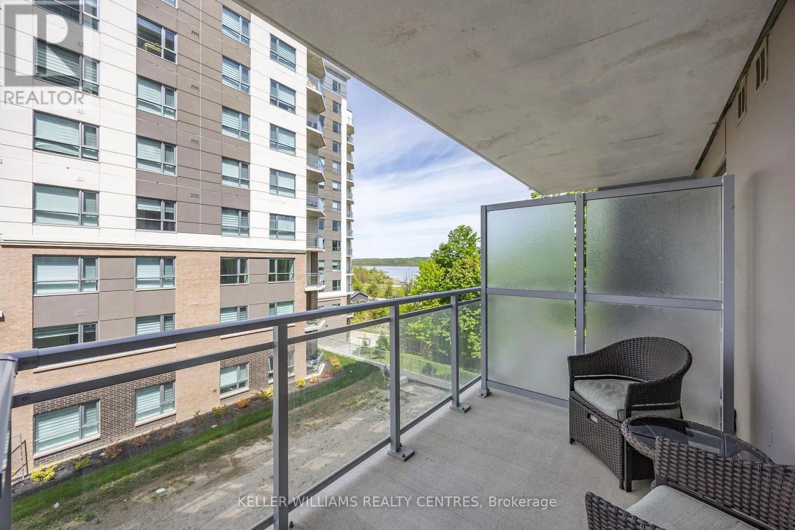 303 - 58 LAKESIDE TERRACE