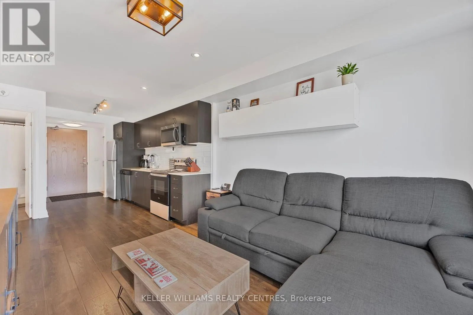 303 - 58 LAKESIDE TERRACE