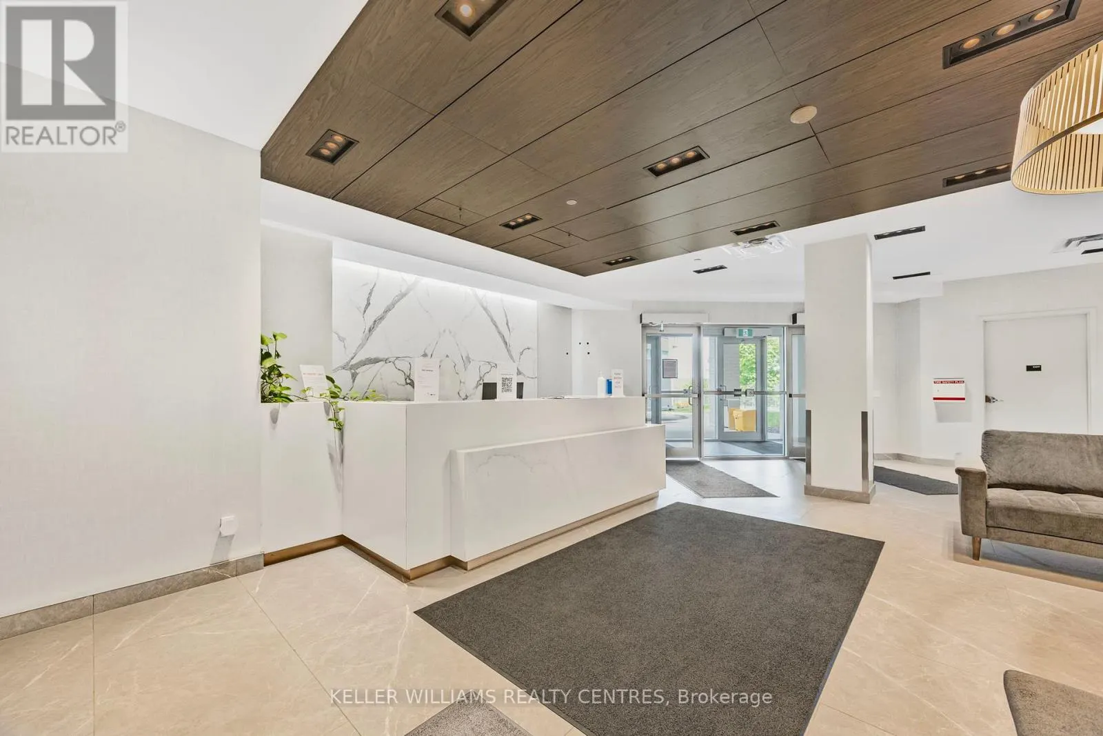 303 - 58 LAKESIDE TERRACE