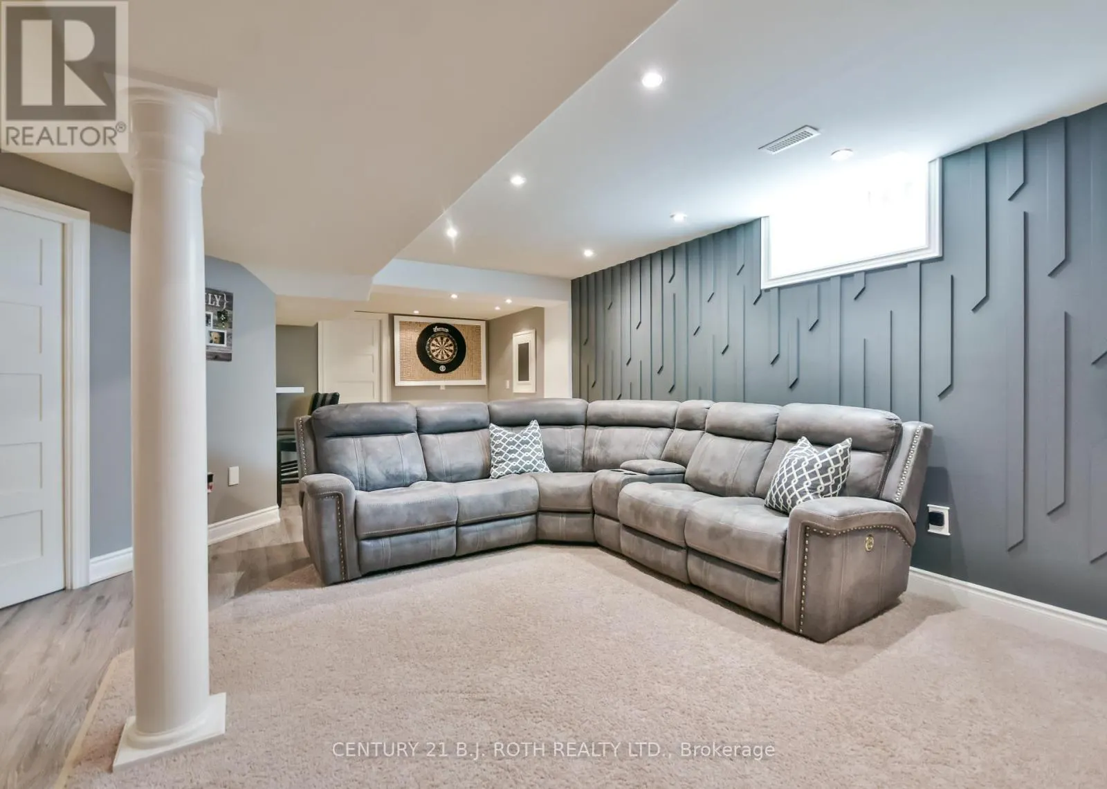 118 THE QUEENSWAY