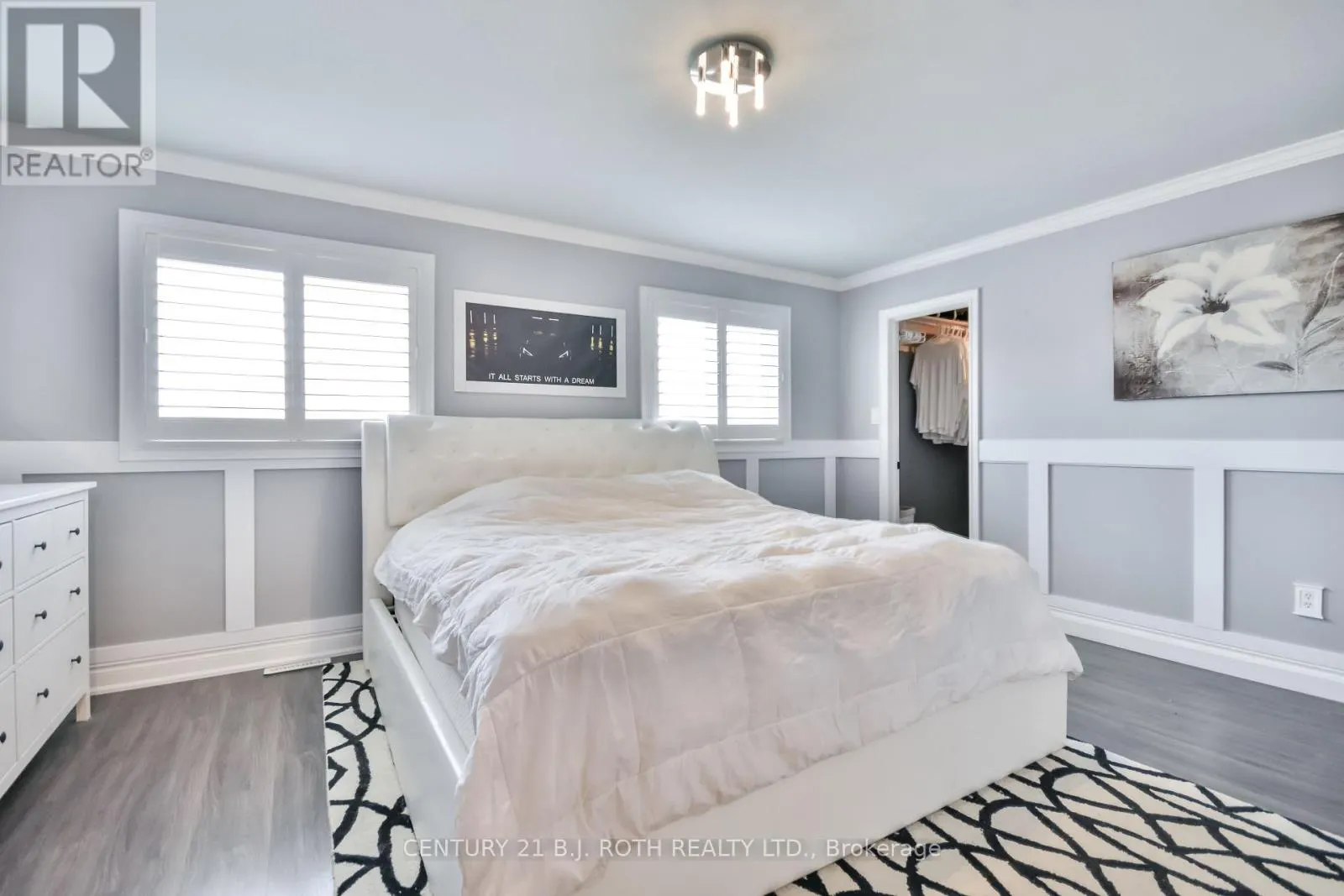 118 THE QUEENSWAY
