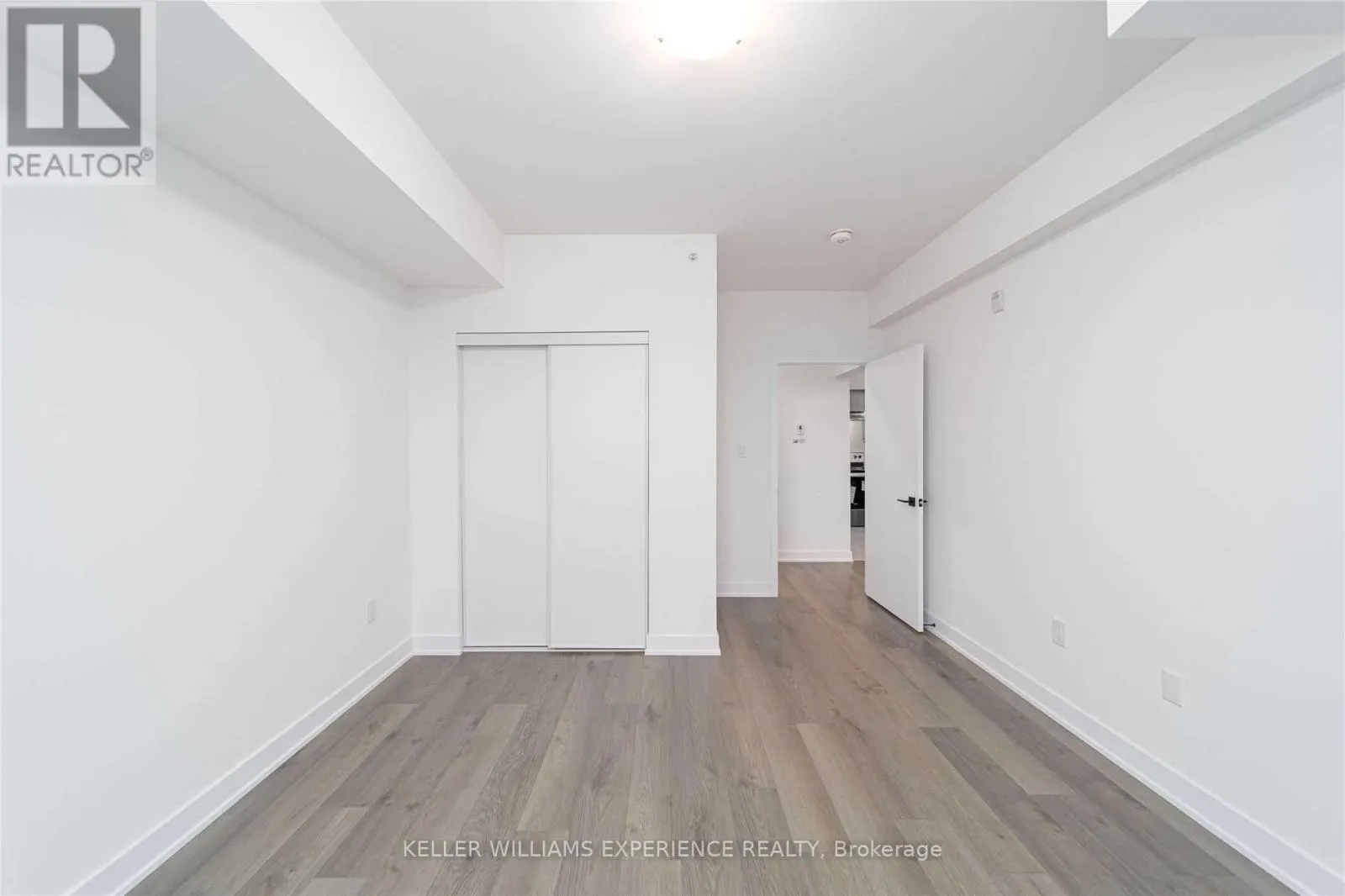 605 - 8 CULINARY LANE