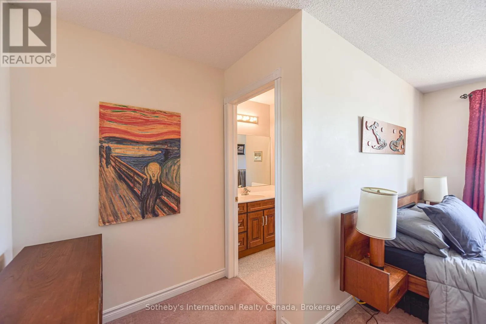 104 - 10 MUSEUM DRIVE, #104