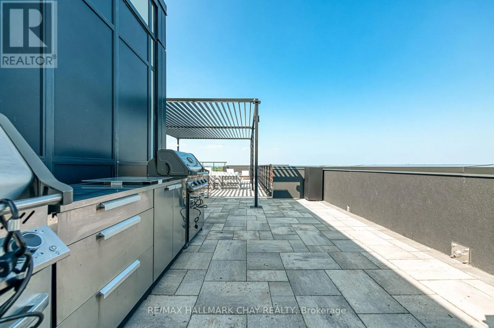 217 - 681 YONGE STREET N